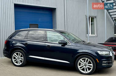 Внедорожник / Кроссовер Audi Q7 2016 в 
