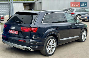 Внедорожник / Кроссовер Audi Q7 2016 в 