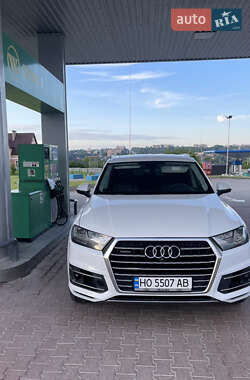 Внедорожник / Кроссовер Audi Q7 2019 в 