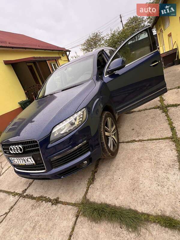 Позашляховик / Кросовер Audi Q7 2015 в Миколаєві