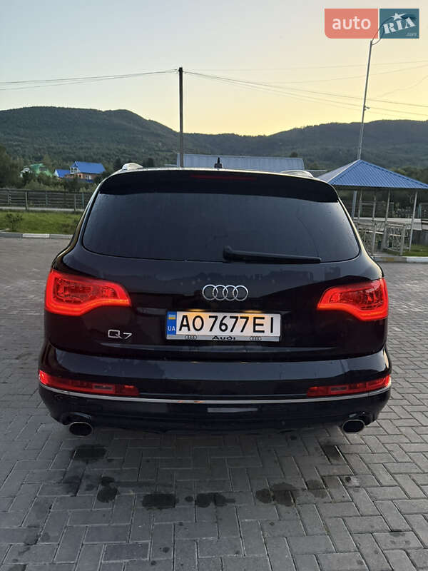 Внедорожник / Кроссовер Audi Q7 2012 в Межгорье