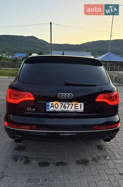Внедорожник / Кроссовер Audi Q7 2012 в 