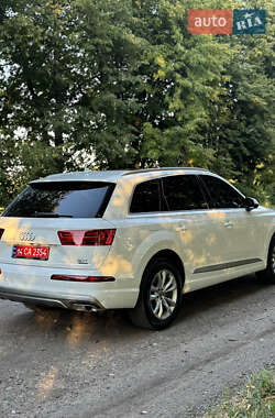Внедорожник / Кроссовер Audi Q7 2018 в 