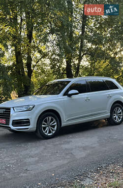 Внедорожник / Кроссовер Audi Q7 2018 в 