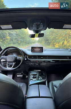 Внедорожник / Кроссовер Audi Q7 2018 в 