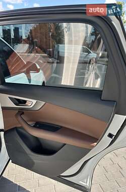 Позашляховик / Кросовер Audi Q7 2016 в 