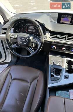 Позашляховик / Кросовер Audi Q7 2016 в 