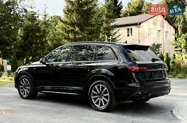 Внедорожник / Кроссовер Audi Q7 2021 в 