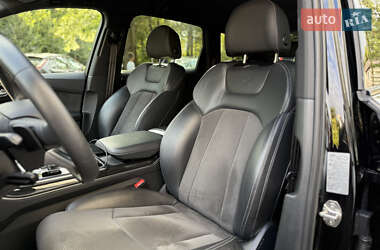 Внедорожник / Кроссовер Audi Q7 2021 в 