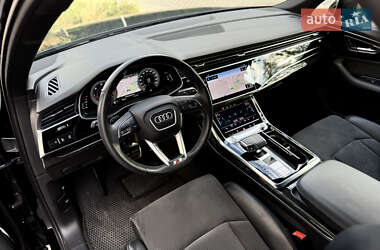 Внедорожник / Кроссовер Audi Q7 2021 в 