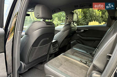 Внедорожник / Кроссовер Audi Q7 2021 в 