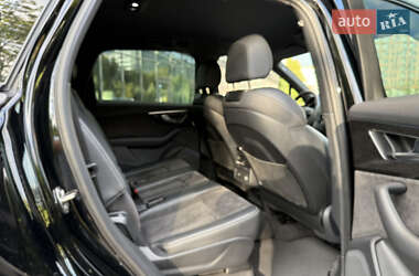 Внедорожник / Кроссовер Audi Q7 2021 в 