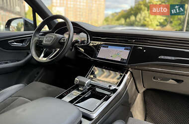 Внедорожник / Кроссовер Audi Q7 2021 в 