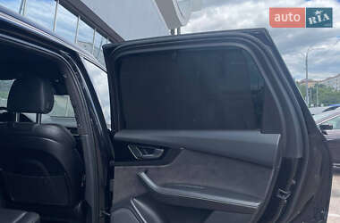 Внедорожник / Кроссовер Audi Q7 2017 в 
