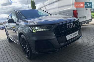 Позашляховик / Кросовер Audi Q7 2021 в 