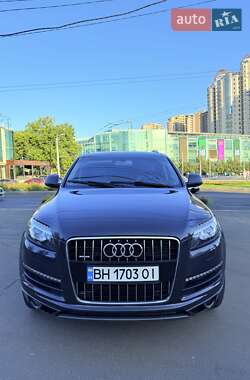 Внедорожник / Кроссовер Audi Q7 2012 в 