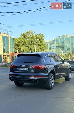 Внедорожник / Кроссовер Audi Q7 2012 в 