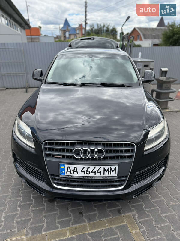 Внедорожник / Кроссовер Audi Q7 2008 в 