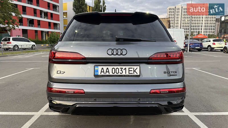 Позашляховик / Кросовер Audi Q7 2020 в Києві