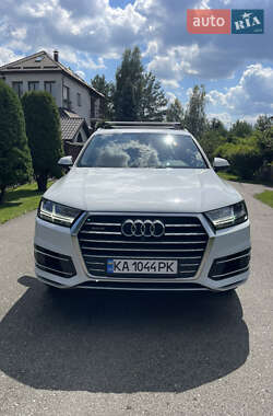 Внедорожник / Кроссовер Audi Q7 2017 в 
