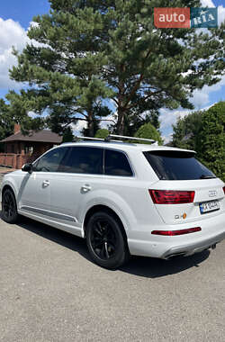Внедорожник / Кроссовер Audi Q7 2017 в 