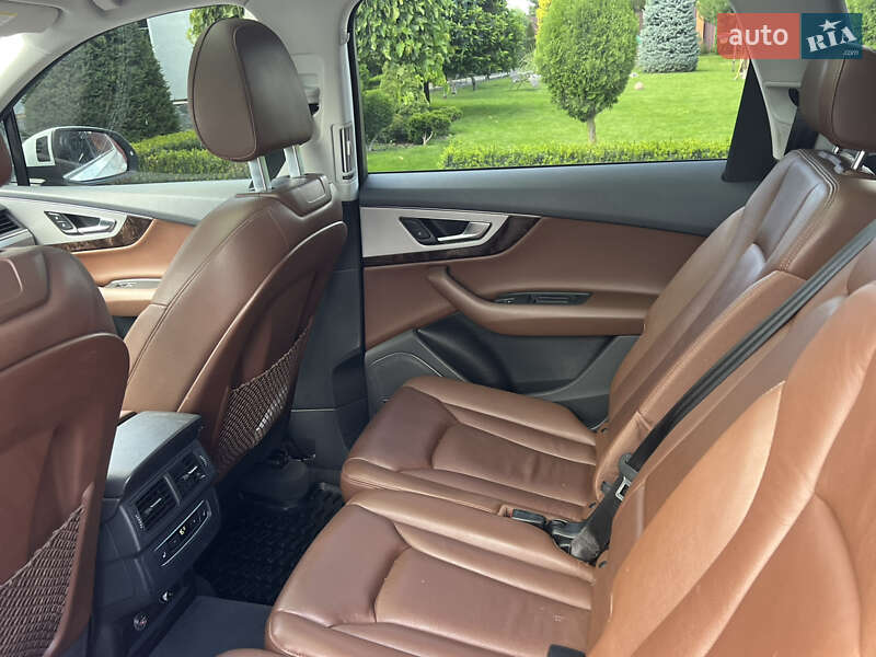 Позашляховик / Кросовер Audi Q7 2018 в Умані