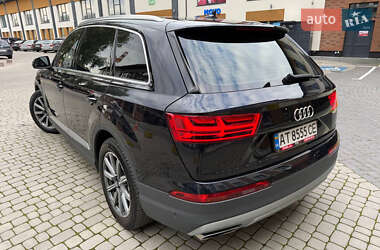 Внедорожник / Кроссовер Audi Q7 2016 в 