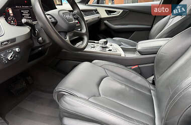 Внедорожник / Кроссовер Audi Q7 2016 в 