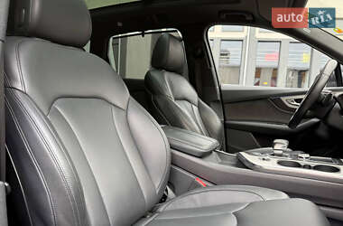 Внедорожник / Кроссовер Audi Q7 2016 в 