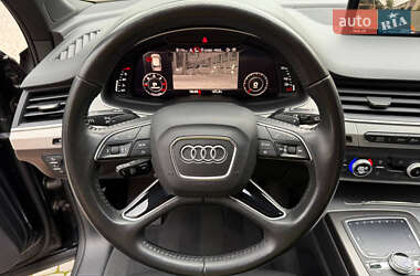 Внедорожник / Кроссовер Audi Q7 2016 в 