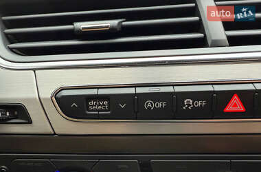 Внедорожник / Кроссовер Audi Q7 2016 в 
