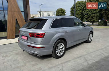 Внедорожник / Кроссовер Audi Q7 2017 в 