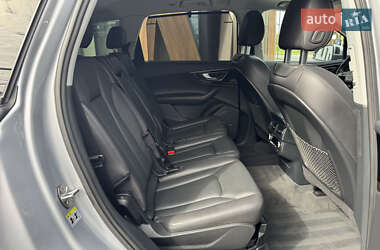 Внедорожник / Кроссовер Audi Q7 2017 в 