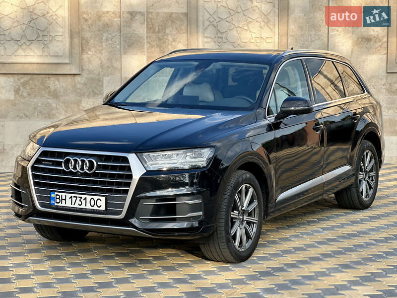 Внедорожник / Кроссовер Audi Q7 2018 в 