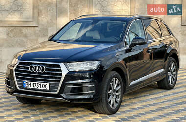 Внедорожник / Кроссовер Audi Q7 2018 в 