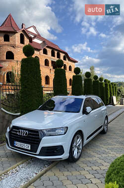 Позашляховик / Кросовер Audi Q7 2017 в Тячеві