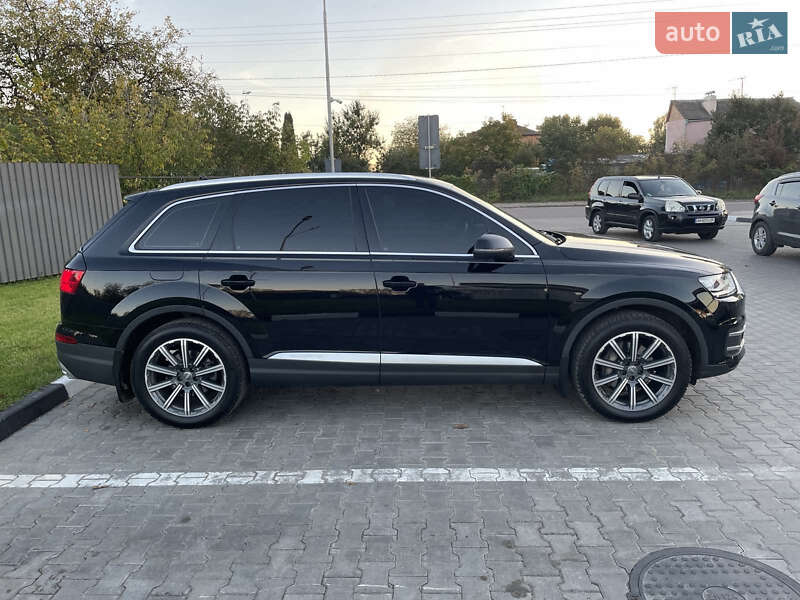 Внедорожник / Кроссовер Audi Q7 2016 в Днепре
