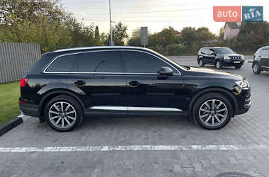 Внедорожник / Кроссовер Audi Q7 2016 в 
