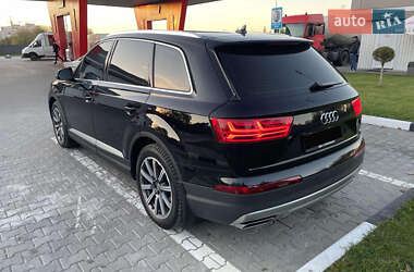 Внедорожник / Кроссовер Audi Q7 2016 в 