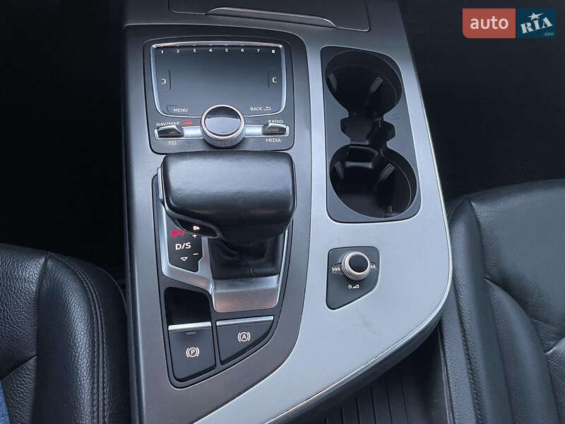 Внедорожник / Кроссовер Audi Q7 2016 в Днепре