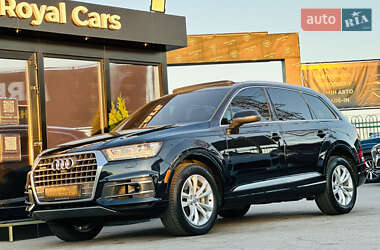 Внедорожник / Кроссовер Audi Q7 2016 в 