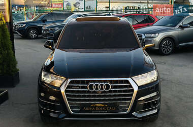 Внедорожник / Кроссовер Audi Q7 2016 в 