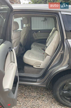 Внедорожник / Кроссовер Audi Q7 2011 в 