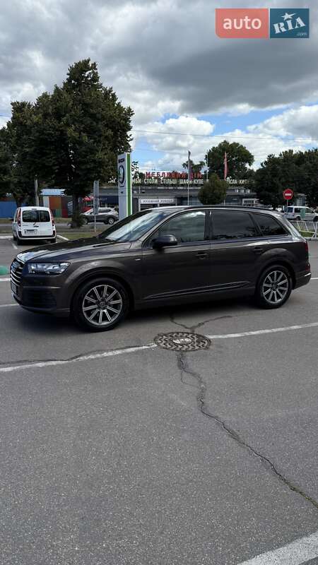 Внедорожник / Кроссовер Audi Q7 2016 в Чернигове