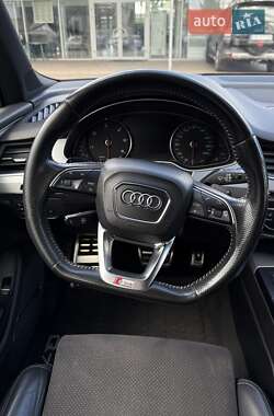 Позашляховик / Кросовер Audi Q7 2016 в 