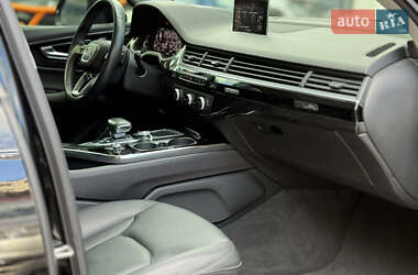 Внедорожник / Кроссовер Audi Q7 2019 в 