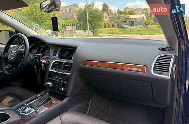 Внедорожник / Кроссовер Audi Q7 2015 в 