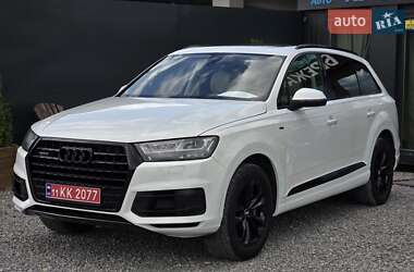 Внедорожник / Кроссовер Audi Q7 2017 в 