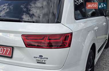 Внедорожник / Кроссовер Audi Q7 2017 в 