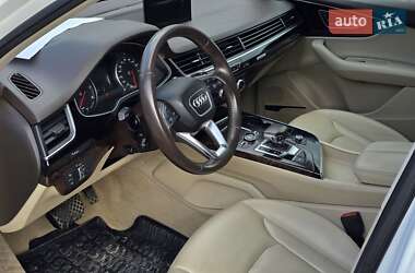 Внедорожник / Кроссовер Audi Q7 2017 в 
